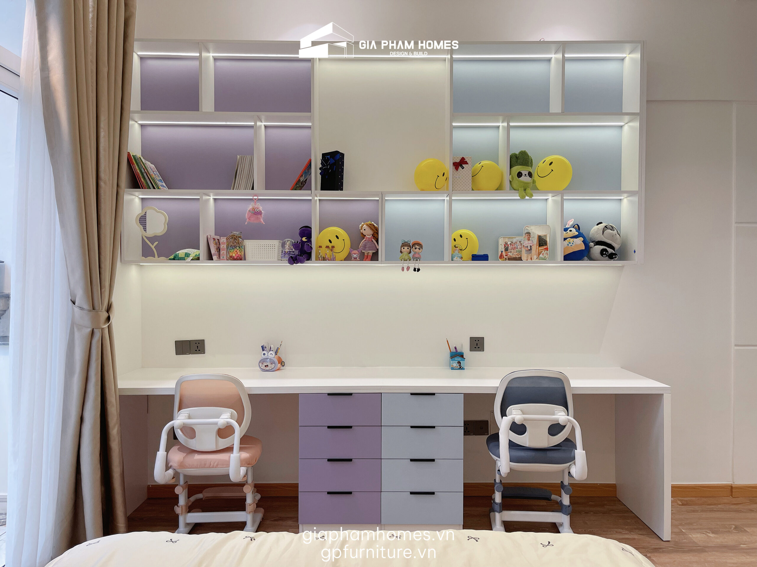 Phòng Ngủ Con Gái
Ngọt ngào và nữ tính với tông màu Trắng - Tím pastel.