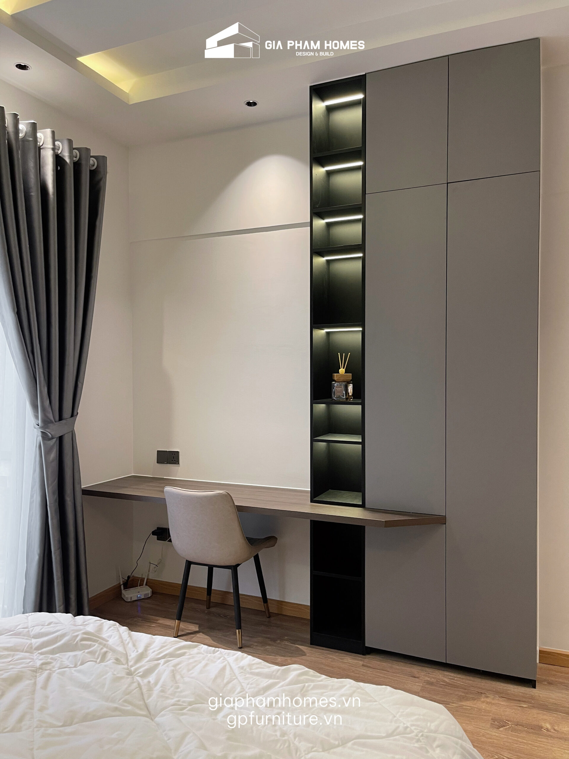 Phòng Ngủ Master
Toát lên vẻ quyền lực và sang trọng với tông màu Trầm (Xám - Đen).
